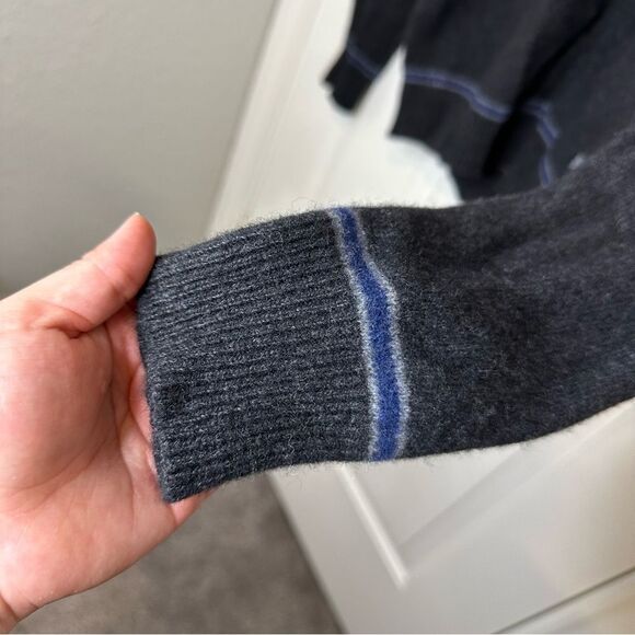 Harry Potter Heather Grey Blue Raven Claw Striped V-Neck Wool Blend Sweater Sz M - Picture 4 of 8